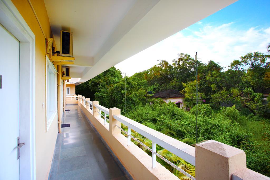 The Belmonte Suites By Ace Vagator Extérieur photo
